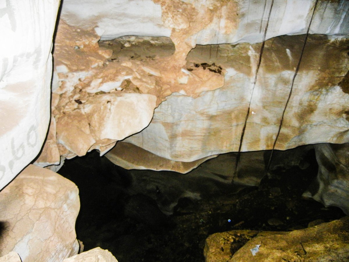 Amboni Caves